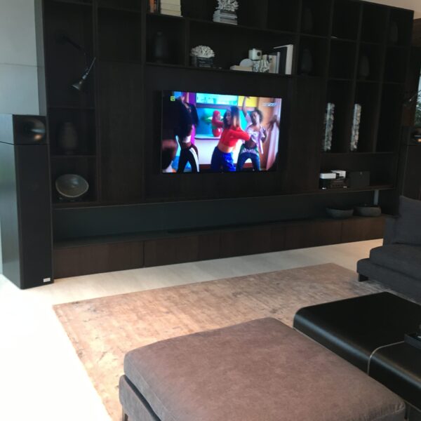 https://aki-electronics.pl/wp-content/uploads/2024/02/Realizacja-Nowoczesna-2-13-scaled-600x600.jpg